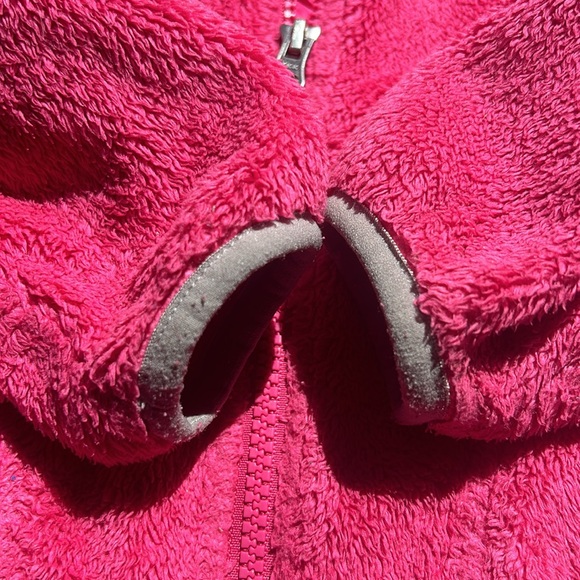 The North Face fleecy zip up. 2t - Picture 4 of 4